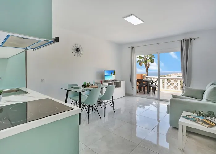 Luxury Romantic Ocean View アデヘ